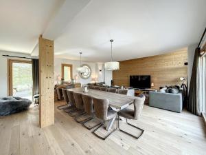 Chalets Chalet de Luxe 6 Chambres avec Piscine et Bien-Etre a Combloux - FR-1-560-107 : photos des chambres