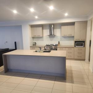 골드코스트 Chevron Island Holiday Home Surfers Paradise Gold Coast 싱글룸 로비