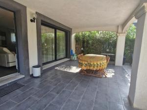 Villa climatisée 3 pièces, piscine partagée, proche centre ville à Sainte-Maxime - FR-1-780-64