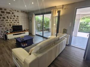 Villa climatisée 3 pièces, piscine partagée, proche centre ville à Sainte-Maxime - FR-1-780-64