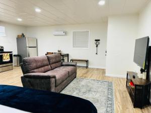 Contemporary Studio Near Mojave Aerospace Airport