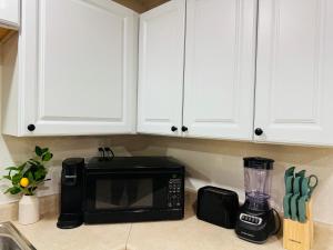 Contemporary Studio Near Mojave Aerospace Airport