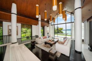 Exclusive Oceanfront Living, 5BR Pool Villa Elegance