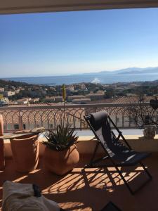 Appartements Deux pieces , grande terrasse vue mer corse : photos des chambres