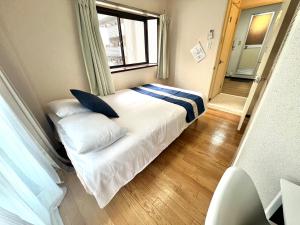 10m walk from Namba Station for 2 people gran605