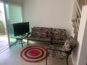 Sweet and Family home!!