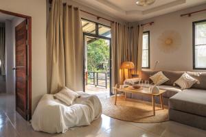 Casa Eden - Double King Bed - Peaceful Garden Retreat - 4K SmartTV