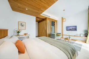 Azhong's Home Forest Hot Spring Bed and Breakfast South Facing Big Bed Room - Wanmu