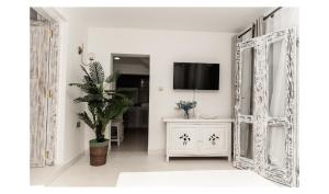 Malindi Palm Villa- Harbour Key Cottages, Villa 16, Silver Sands Road