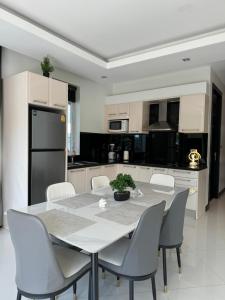 Palm Oasis Villa 2bedrooms amazing location