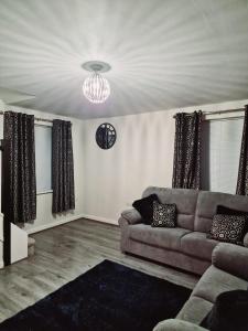 Entire 3 bedroom luxurious house, Wigan , Manchester