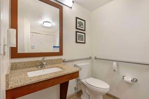 Comfort Suites Downtown