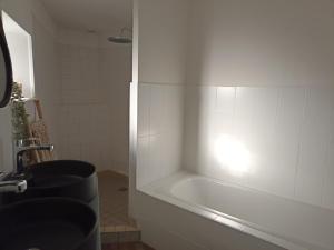 Maisons de vacances Gite Bellebouche : photos des chambres