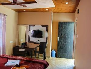 Oak wood Homestay Banikhet