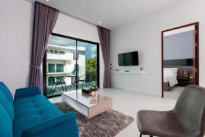 Private Pool View 1BR Apartment in Naiharn Residence near Beach, UTN D502