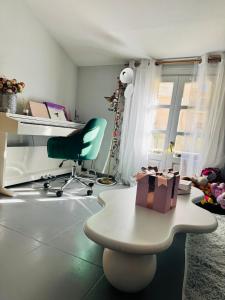 Habitación privada con balcón en Madrid Centro - Sol