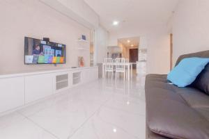 Good Deal and Spacious 3BR Sky House BSD Apartment By Travelio