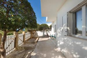 Villetta White by BarbarHouse