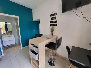 Appartement tout équipé avec terrasse à 600m du centre thermal - Cabrerolles