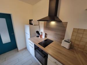 Appartements Appartement tout equipe avec terrasse a 600m du centre thermal : photos des chambres