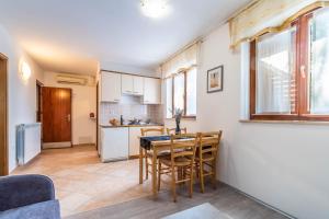 Apartments Percan with Pool