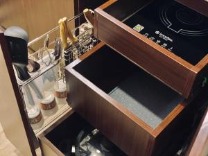 STUDIO B1026 of The Hiltons