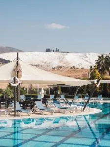 特里波利斯酒店 - Karahayit