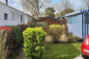 Maisons de vacances Bungalow Charmant a La Baule, Piscine : photos des chambres