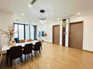 Vincom Plaza Vinhomes Sky Lake Phạm Hùng Mỹ Đình