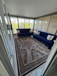 Queens Apart - Doyran