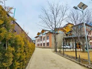 The Walnut Creek Pahalgam - Anantnāg