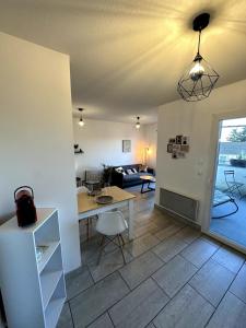 Appartements LE PAISIBLE - Parking gratuit - Entree ville : photos des chambres