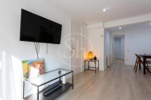 Practico apartamento con terraza en Eixample