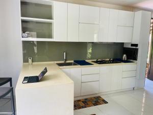 Kings Horse Villa, Kuruwita