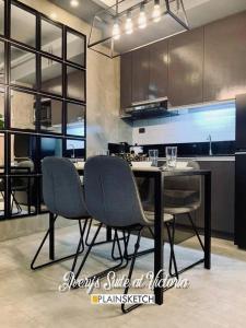 Averys Suite Victoria