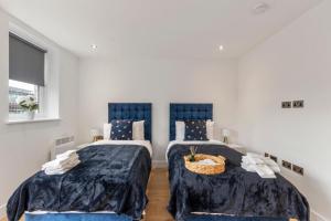 Deluxe 2-Bedroom Saarb Apartment, Leatherhead