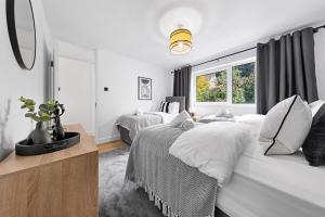Contractors, Big disc for Monthly Stays, Modern 2bed