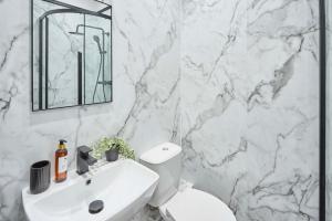 Host & Stay - Upton House