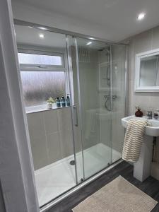 Birmingham 3 bed house near NEC, HS2 for LONG STAYS - contractors, families, work groups