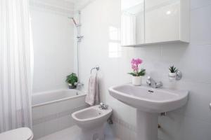 Delightful Apartment with Picturesque Views