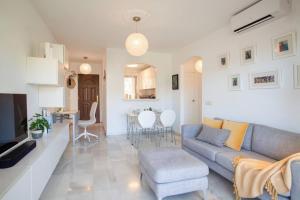 Delightful Apartment with Picturesque Views