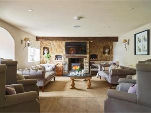 The Plough Inn - Private Pub with Bar & Hot Tub