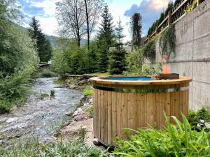 Designer Riverfront Cottage