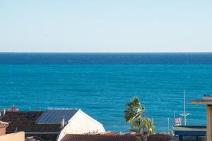 CONCORDIA - Agréable deux pièces - Menton Garavan - Vue Mer
