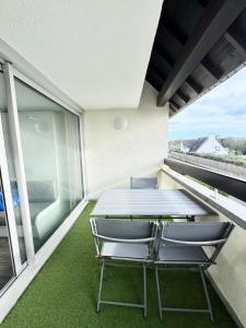 Appartements Studio Confort - Vue sur Mer - Balcon : Appartement