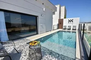 אחוזת גשן - וילה מהממת למשפחות עם ממ"ד ובריכה מחוממת ליד הכנרת - Massad