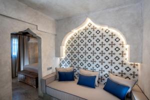 DECAN Concept Boutique Estate