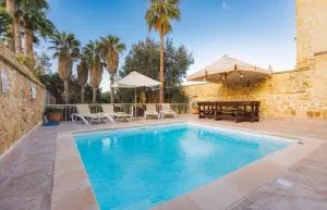 Strawberry Hills - Marsaxlokk