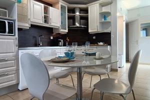 Le petit chalet bleu