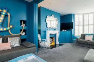 Darling By The Sea - by Brighton Holiday Lets